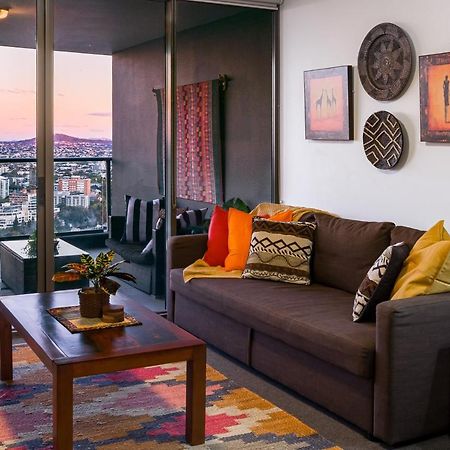 African Escape On Level 38 - Balcony With Views Brisbane Bagian luar foto