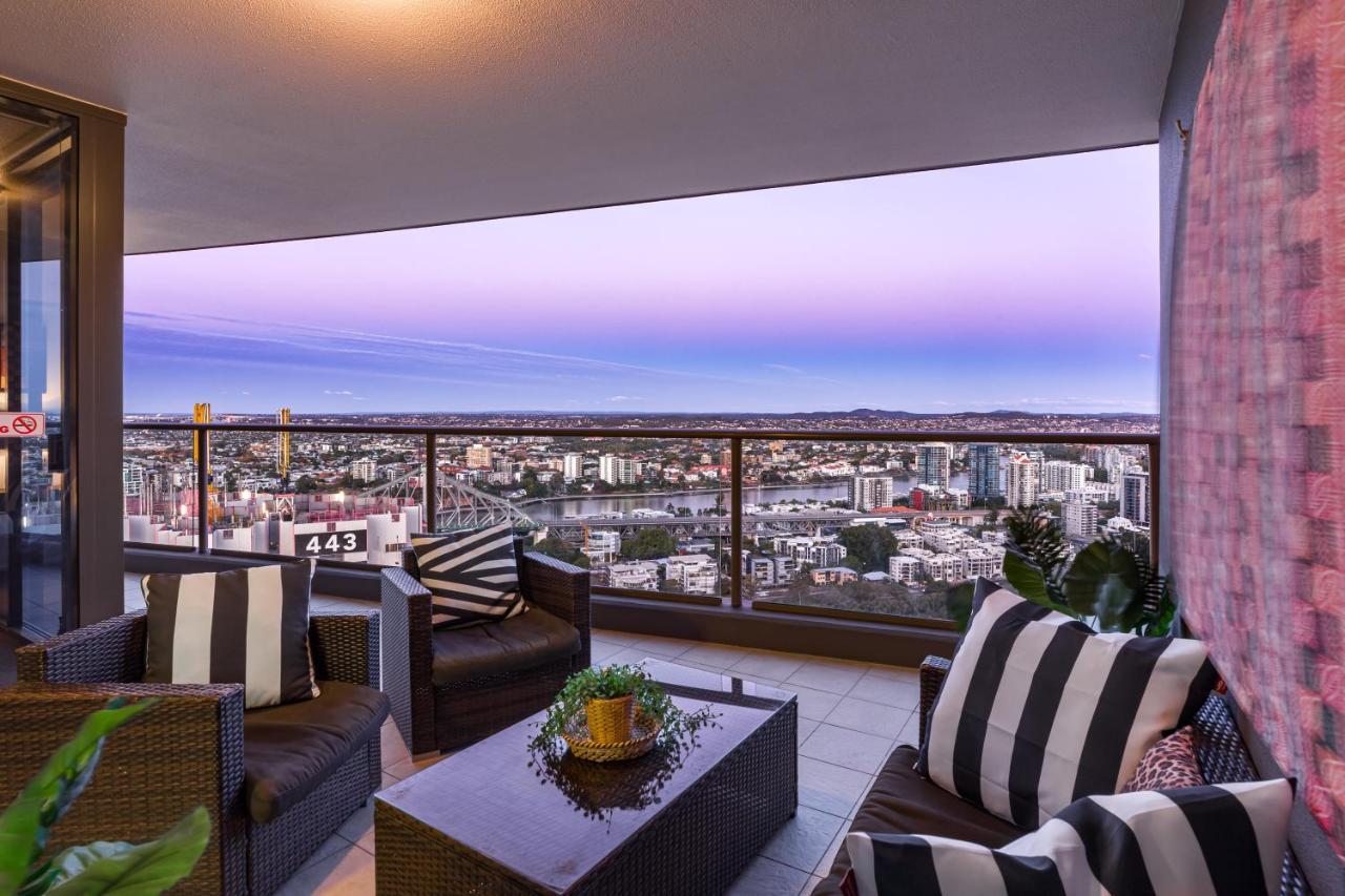 African Escape On Level 38 - Balcony With Views Brisbane Bagian luar foto