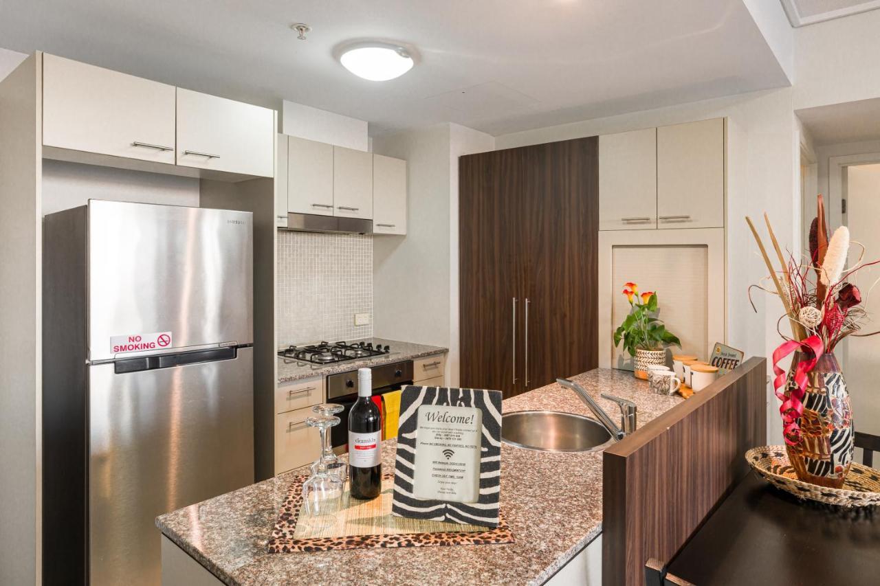 African Escape On Level 38 - Balcony With Views Brisbane Bagian luar foto