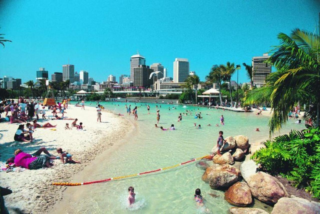 African Escape On Level 38 - Balcony With Views Brisbane Bagian luar foto